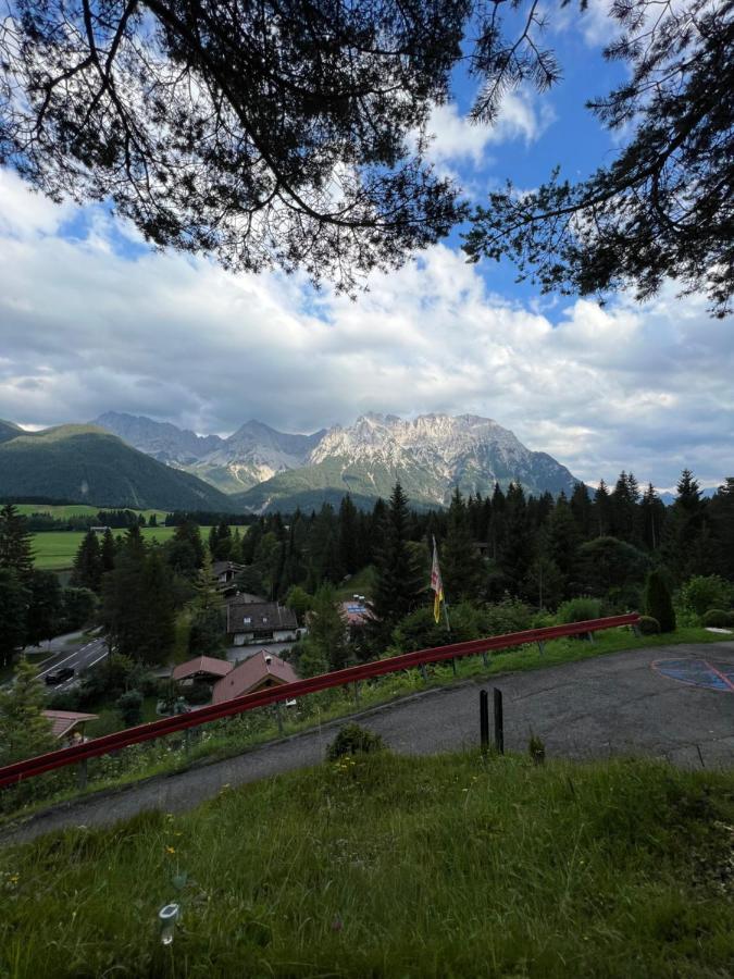 Baeckeralm - B&B 16 + Mittenwald Eksteriør billede