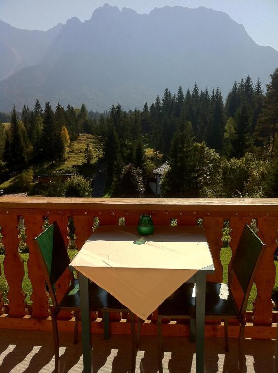 Baeckeralm - B&B 16 + Mittenwald Værelse billede